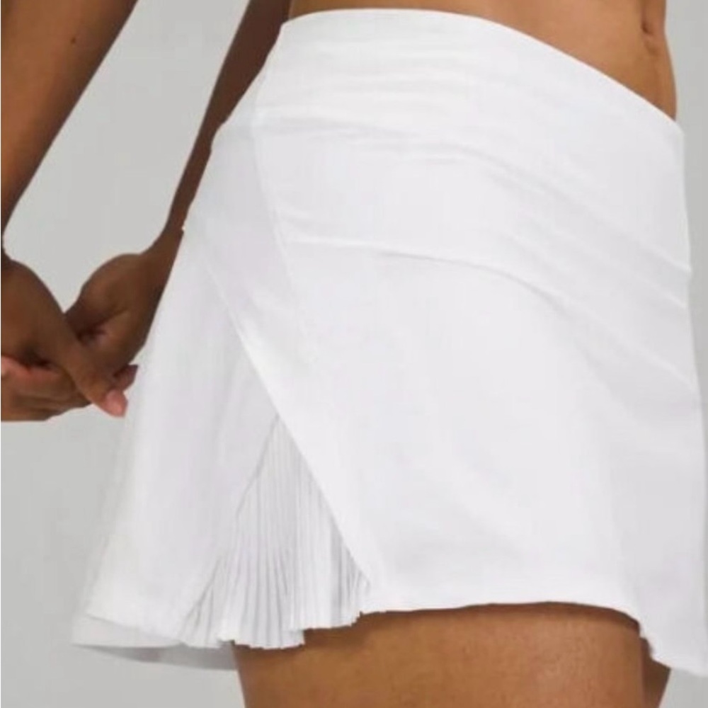 Lululemon White Play Off Pleats Running / Tennis Skirt Skort Size 6